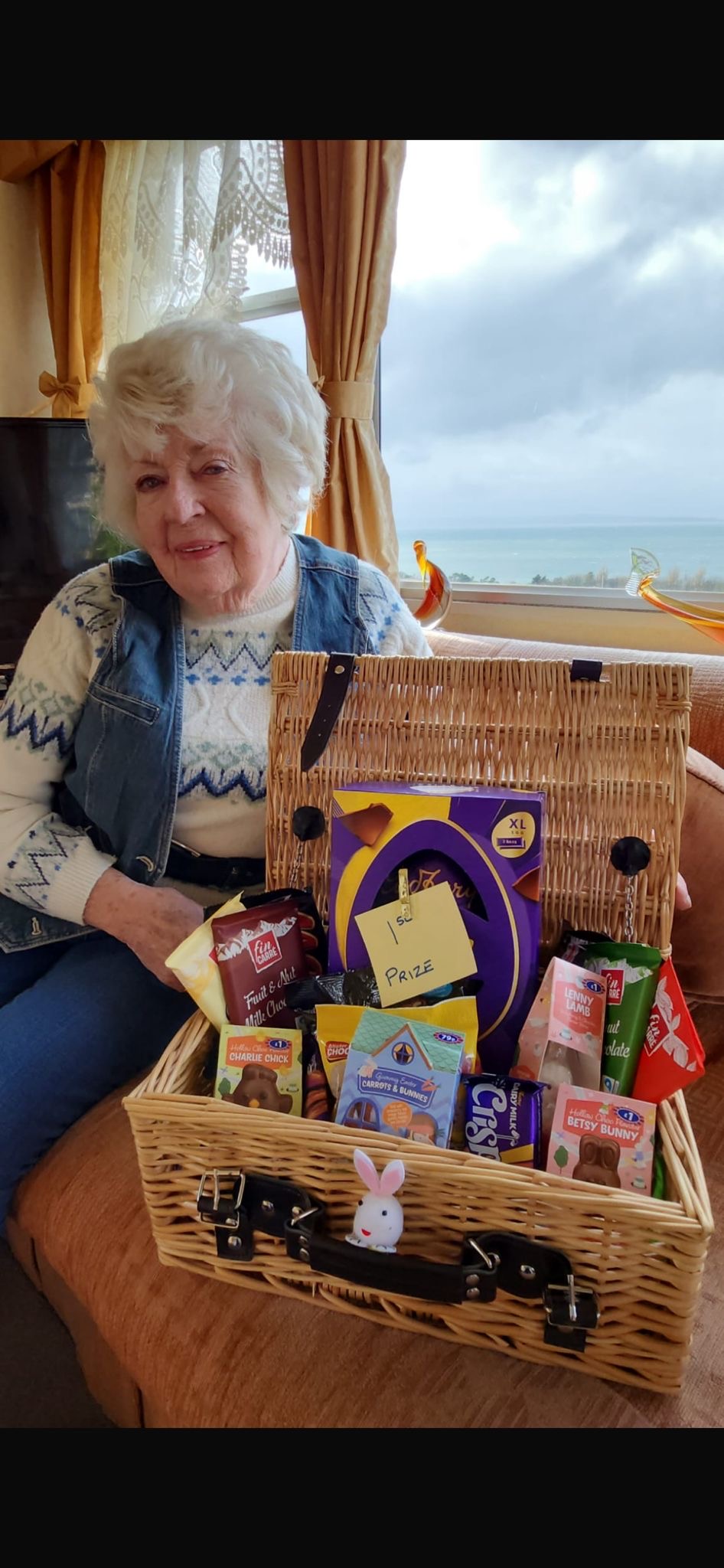 Community shop Easter competition first place prize