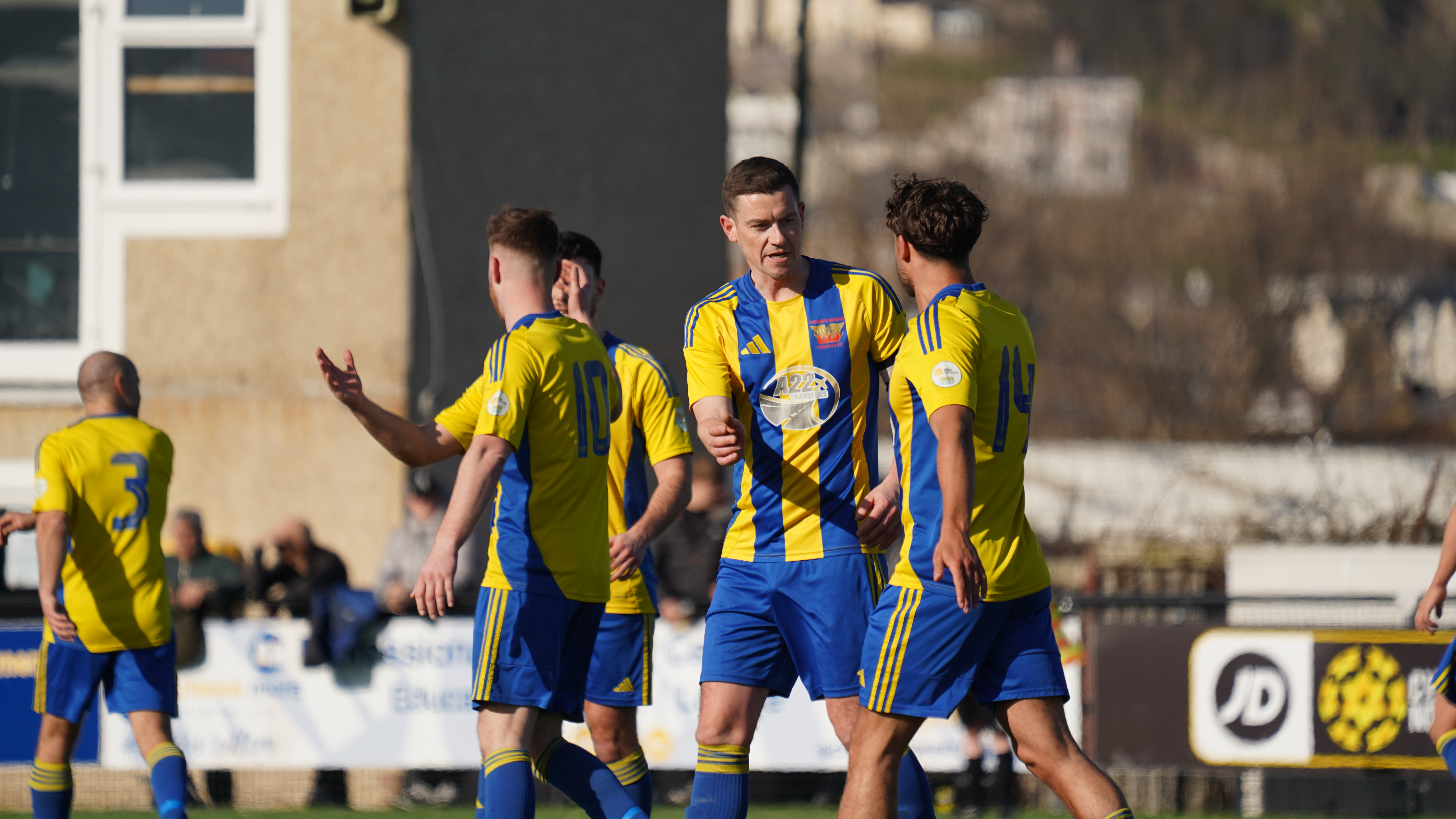 Phoenix edge past Llannefydd to book semi-final place